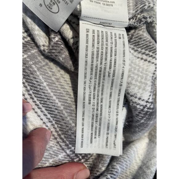 Hollister Flannel Shirt Large Gray/White Plaid Boyfriend Fit Pockets Jacket - Picture 4 of 6